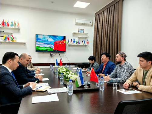 華泰集團董事長閆子鵬與烏茲別克斯坦油脂企業(yè)協(xié)會會長歐佩克在塔什干舉行工作會談